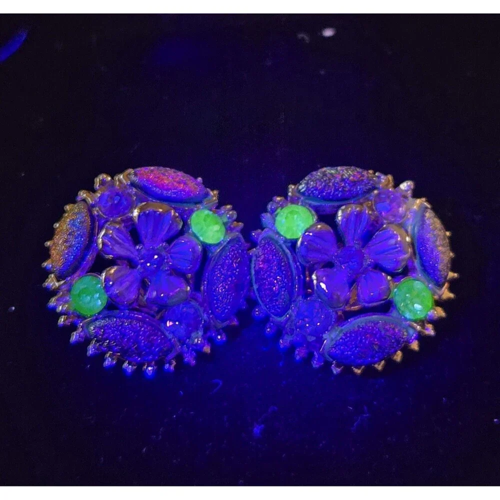 Florenza Signed VTG Iridescent Lava Rock & Uranium Crystal Clip On Earrings 1